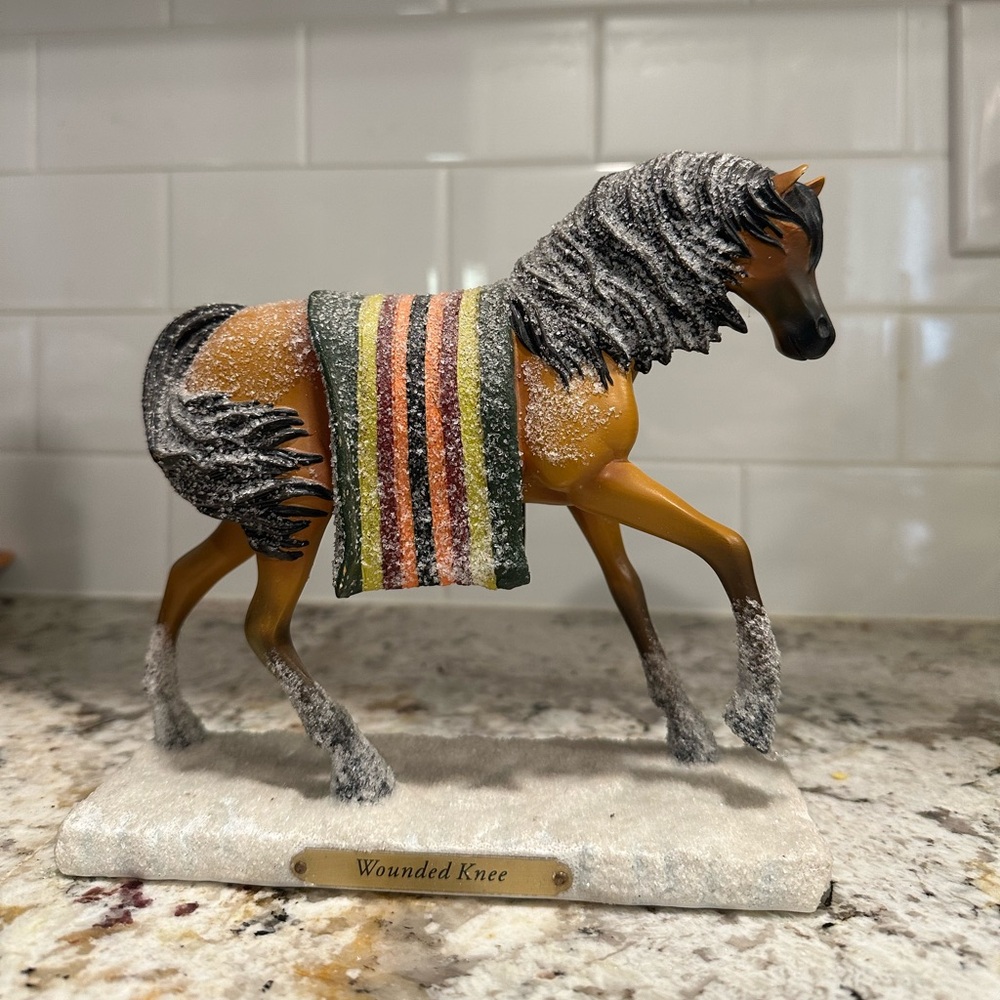 Wounded knee, Trail of painted ponies figurine